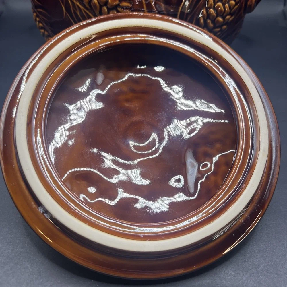 Celebrating Home Stoneware Collection 3.5 Qt Lidded Casserole Bean Pot Pinecone